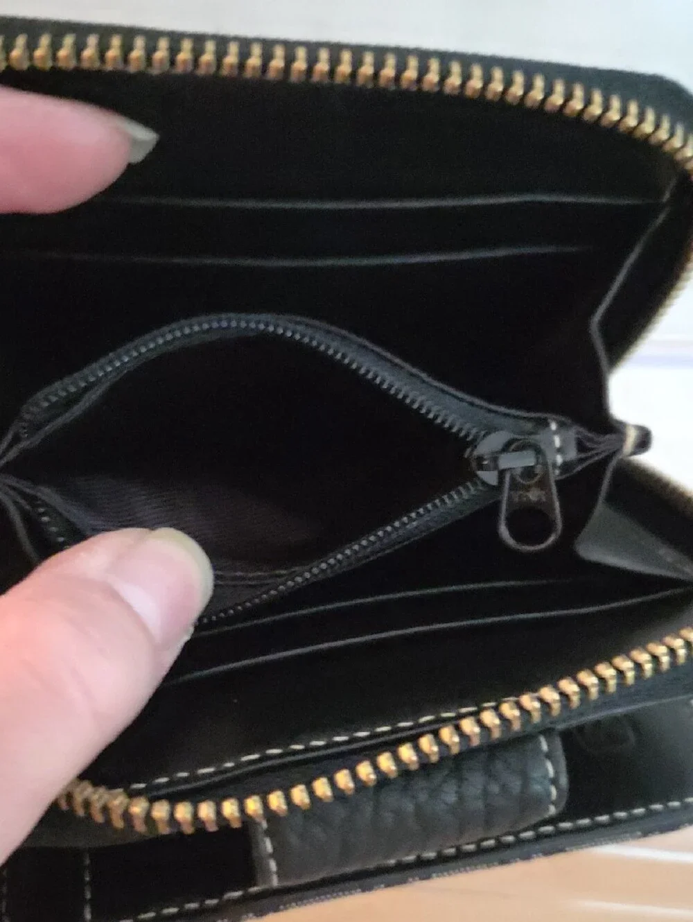 Dooney & Bourke Vintage Black & Gray Monogram Sm. Flap Snap Wallet